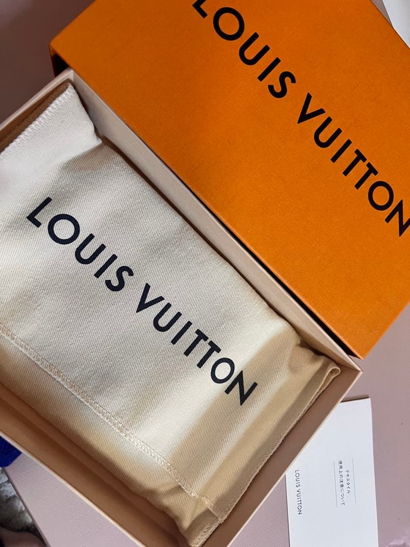 LOUIS VITTON バンドー・モノグラム コンフィデンシャル ピンク