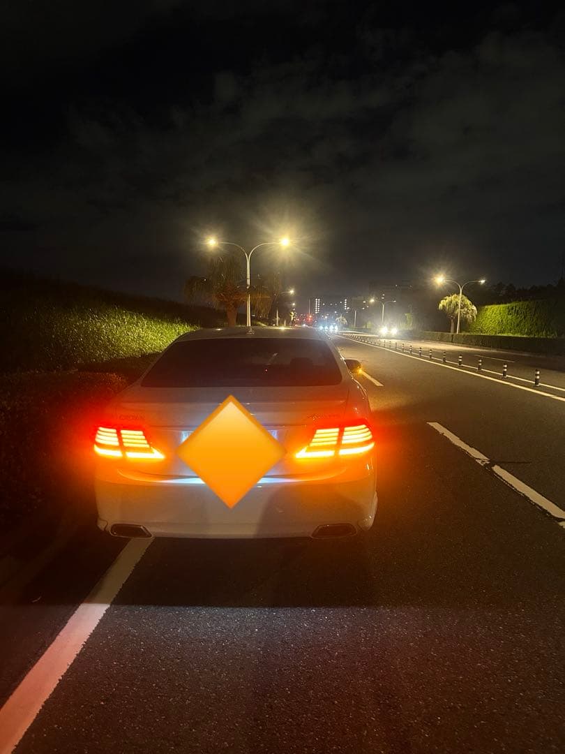 ヴァレンティ　スモークテール　200系クラウン　grs200