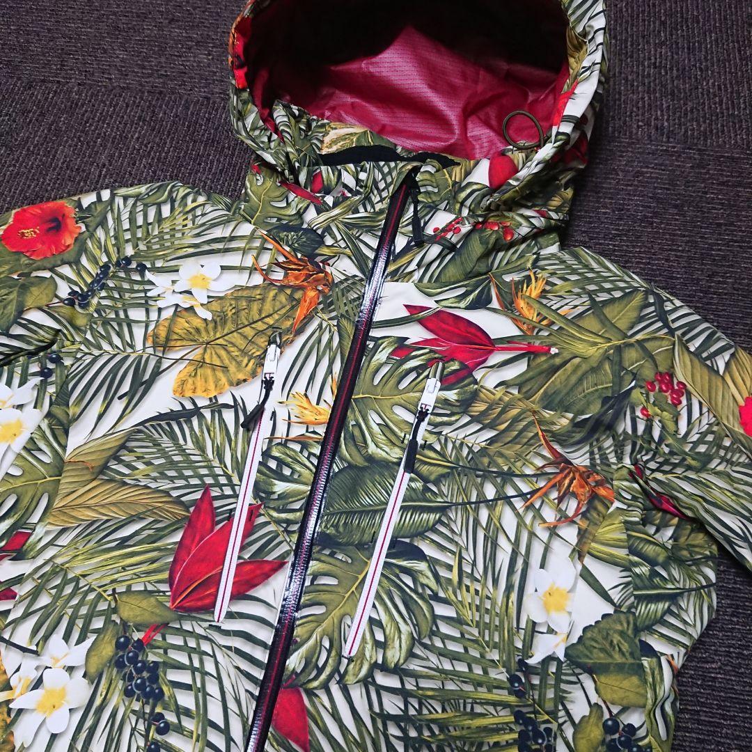 送料無料【DESCENTE】植物柄スキージャケット SS