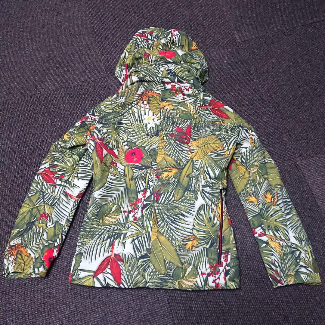 送料無料【DESCENTE】植物柄スキージャケット SS