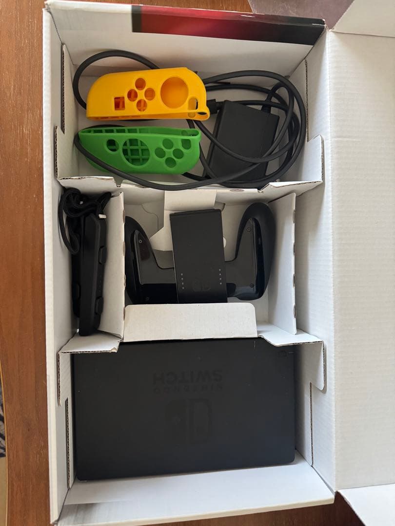 Nintendo Switch 本体 Micro SD＆専用ケース付き