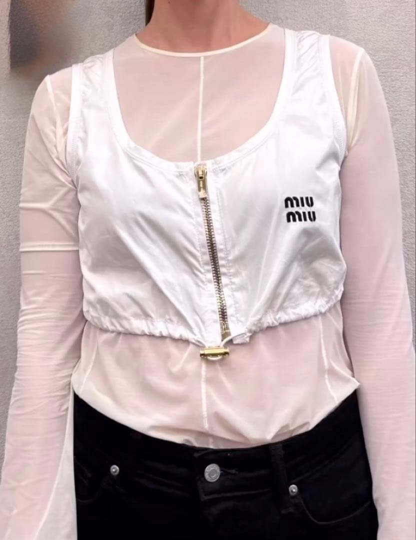 MIUMIU ナイロンベスト 38