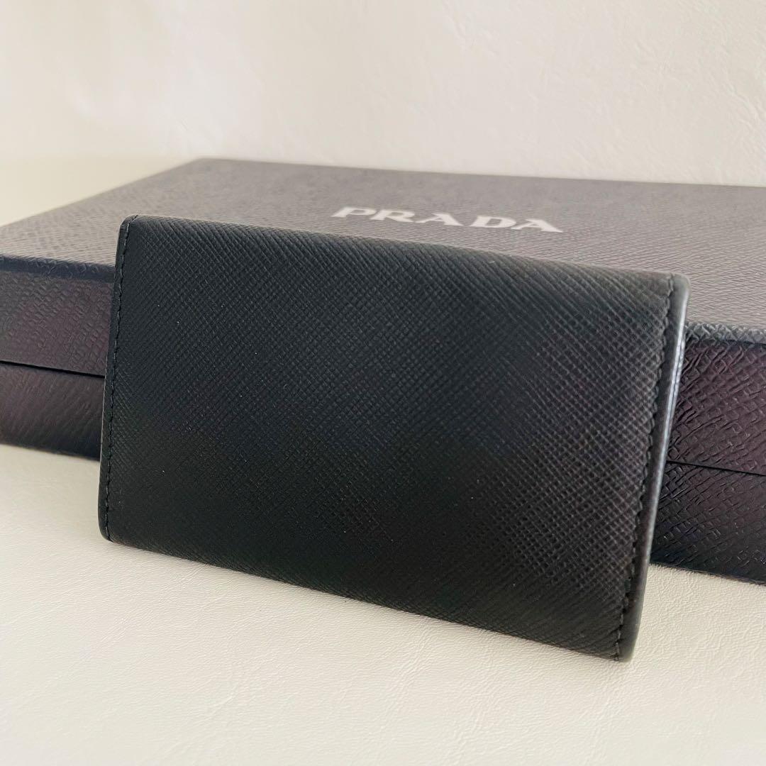 美品　プラダ　キーケース　三角ロゴ　レザー　ロゴ　黒　6連