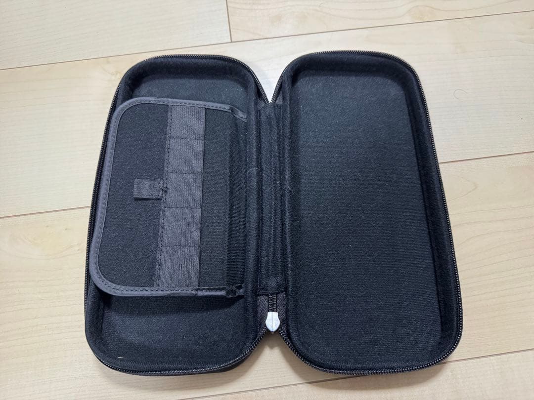 【美品／ケース•画面保護シール付】Nintendo Switch
