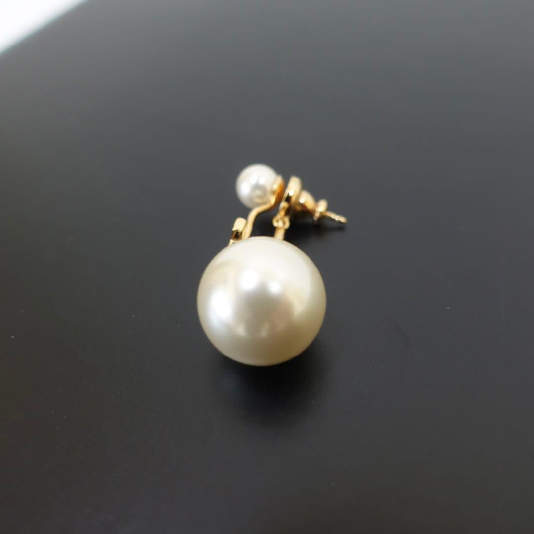 Dior ピアス　パール　Tロゴ　トライバルピアス　イニシャル