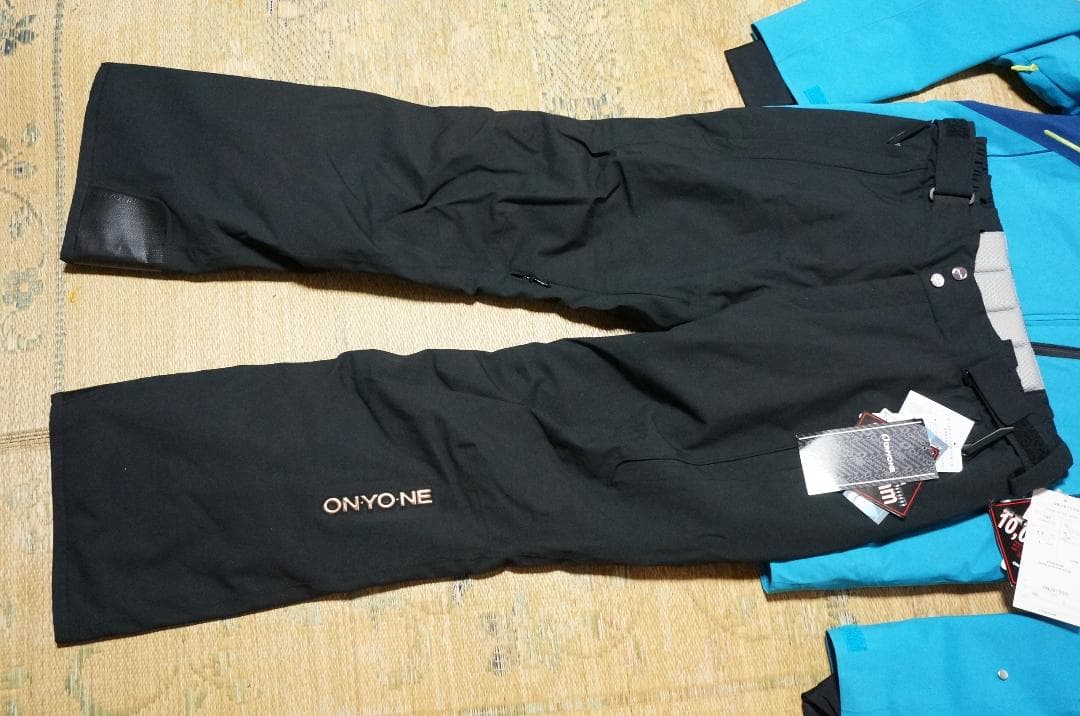 未使用 ONYONE オンヨネ スキーウエア 上下セット L