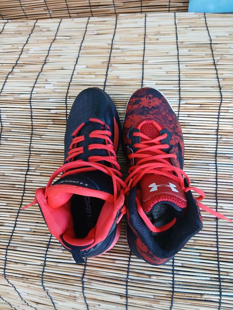 Under Armour HOVR Drive　シンメトリー バッシュ２７cm