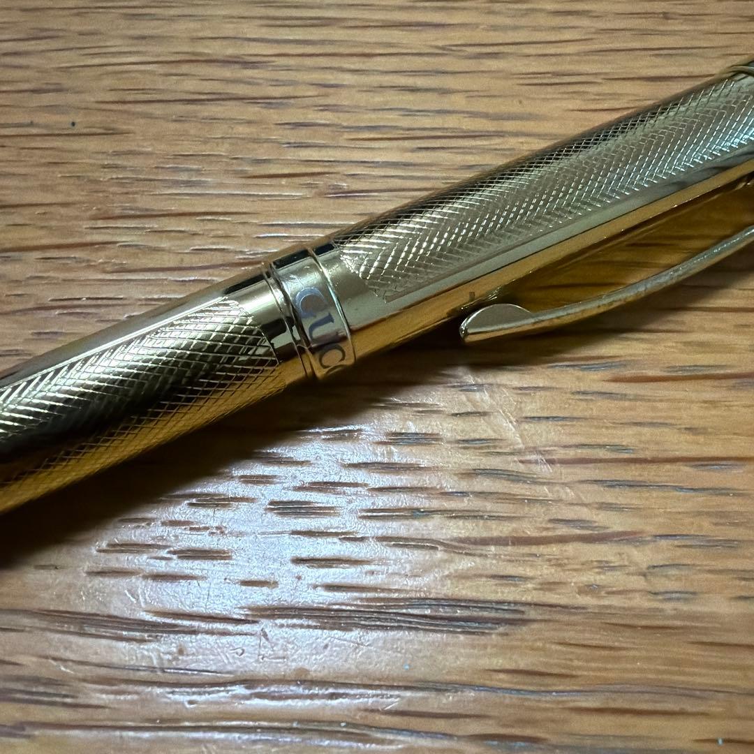 GUCCI グッチ　ゴールド ボールペン エングレーブパターン