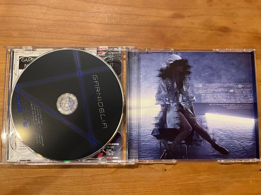GARNiDELiA Error直筆サイン入り