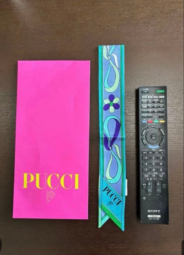 65%OFF❣️新品❣️PUCCIシルクツイル 【エミリオプッチ】バッグスカーフ