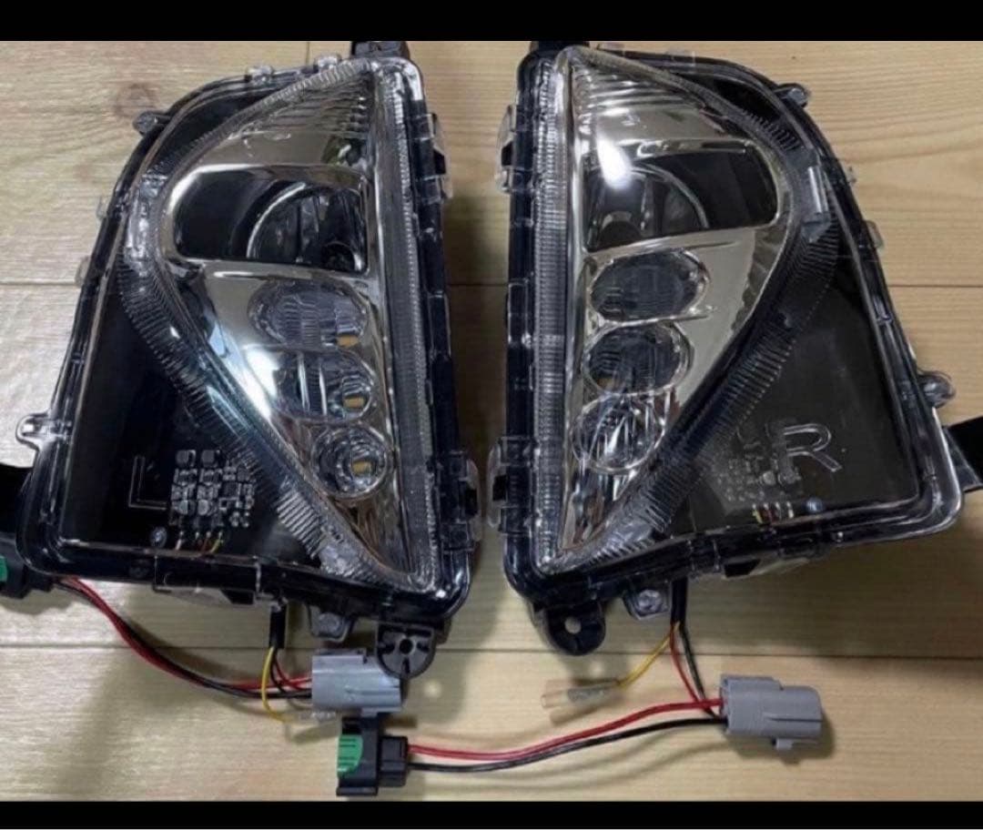 RGB3連加工フォグ　H8H11H16バルブ対応