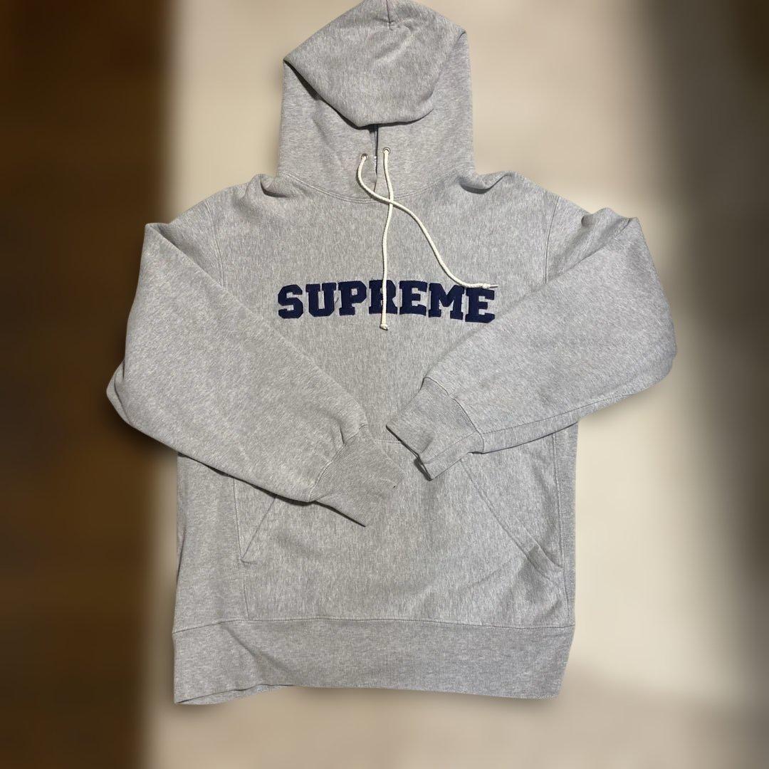 1月2日までの限定掲載【SUPREME 】グレー フード付きパーカー