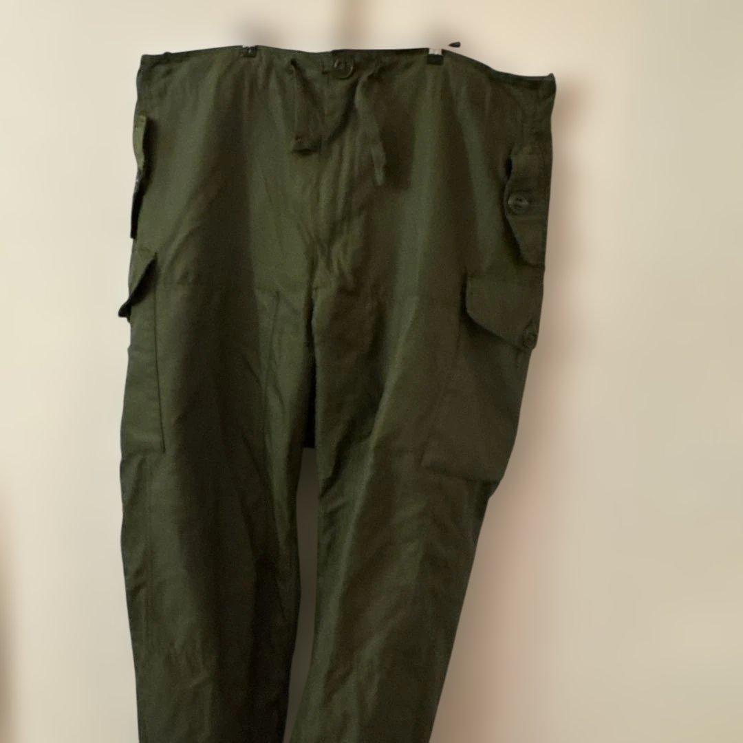 カナダ軍 ECW WINDPROOF オーバーパンツ