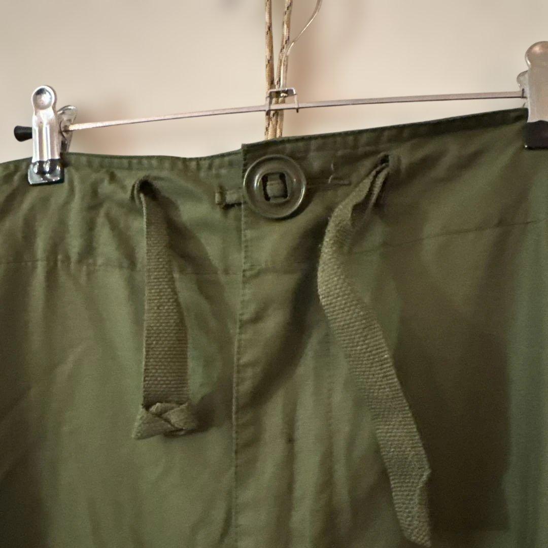 カナダ軍 ECW WINDPROOF オーバーパンツ