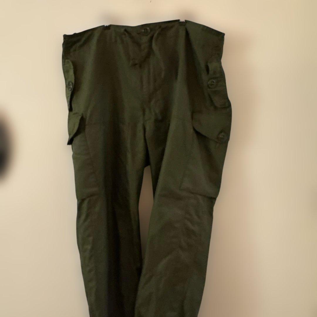 カナダ軍 ECW WINDPROOF オーバーパンツ