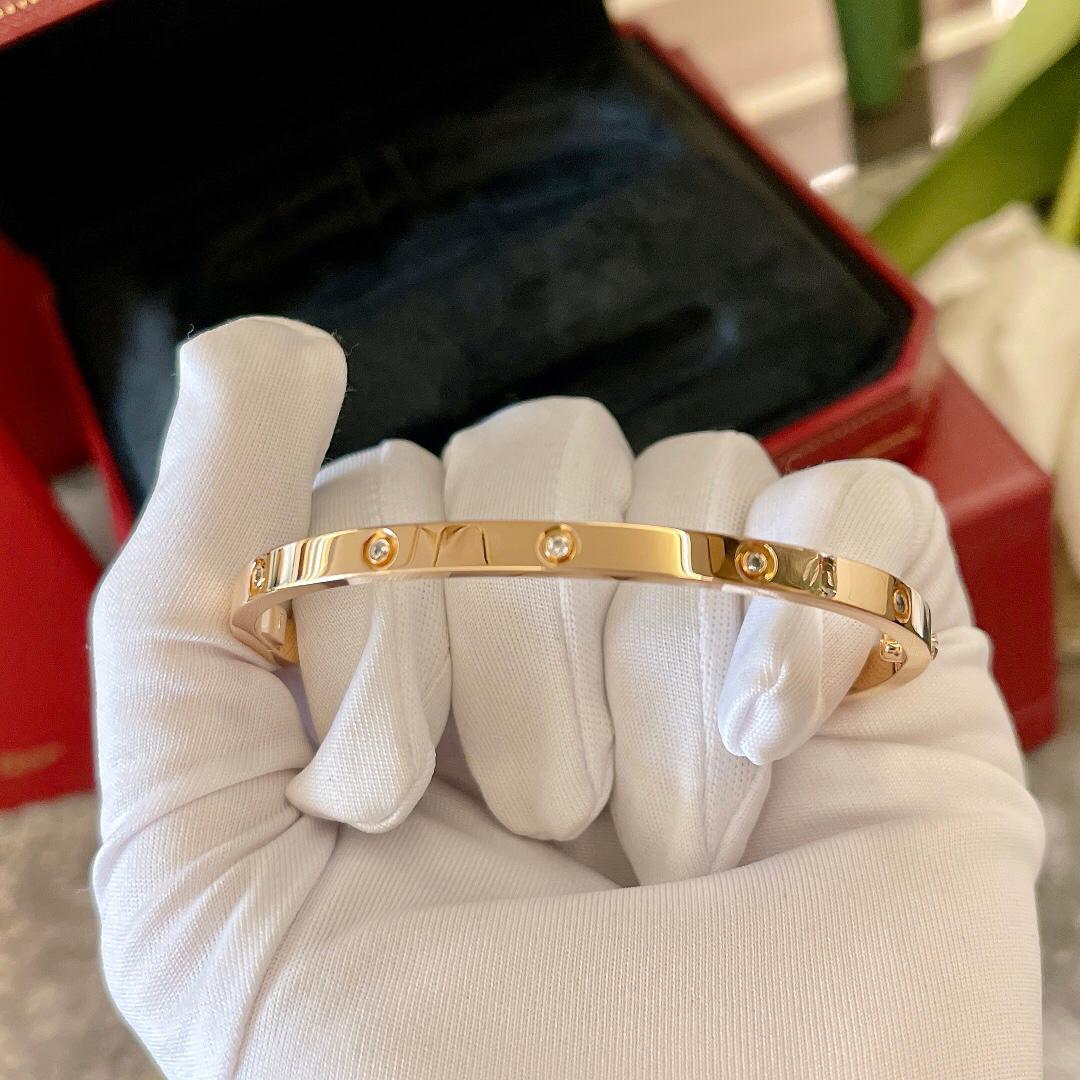 美品 ラブブレスレット スモールLOVE ゴールド