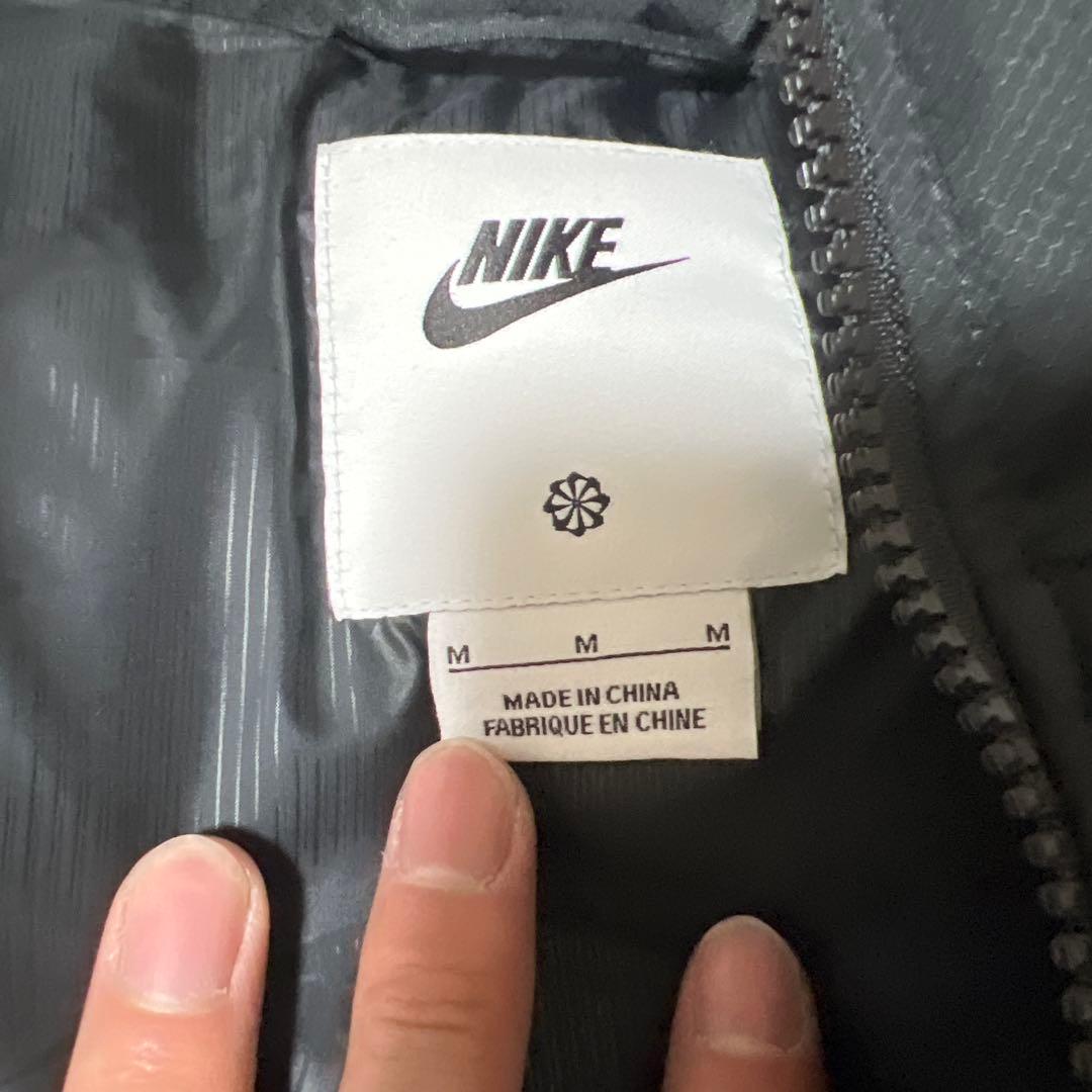 Nike ブラック ダウンベスト M プリマロフト