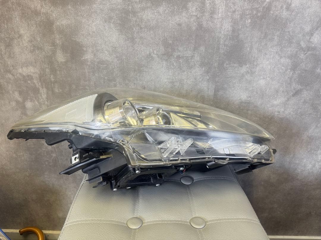 シ*ル様 トヨタ ZVW30 プリウス 後期 LED ヘッドライト 左