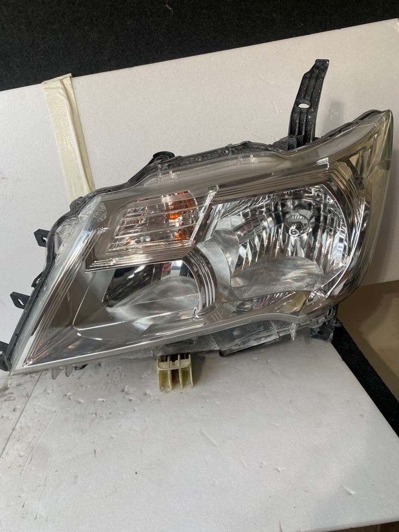 日産 セレナ C26 前期 HIDヘッドライト 左右セット