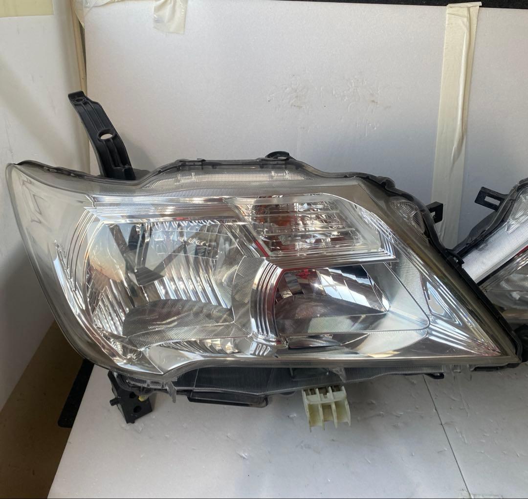日産 セレナ C26 前期 HIDヘッドライト 左右セット