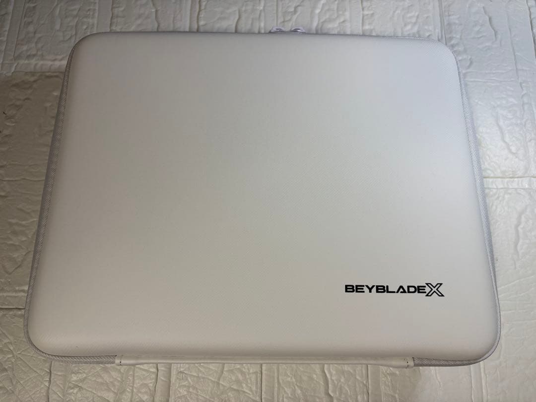 ベイブレードX まとめ売り ベイ8個、ランチャー、ケースなど付属