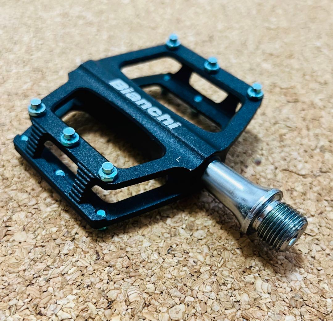 Bianchi cncフラットペダル