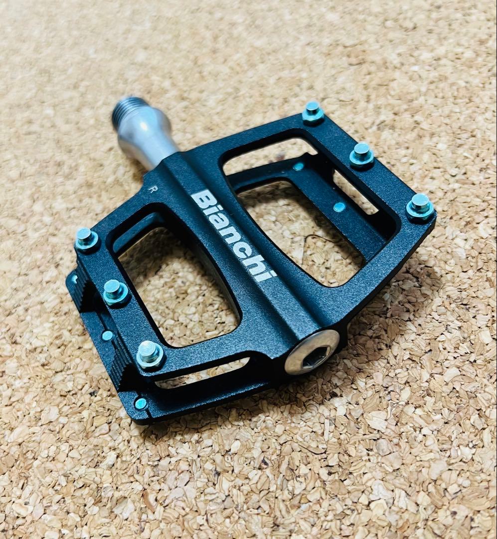 Bianchi cncフラットペダル
