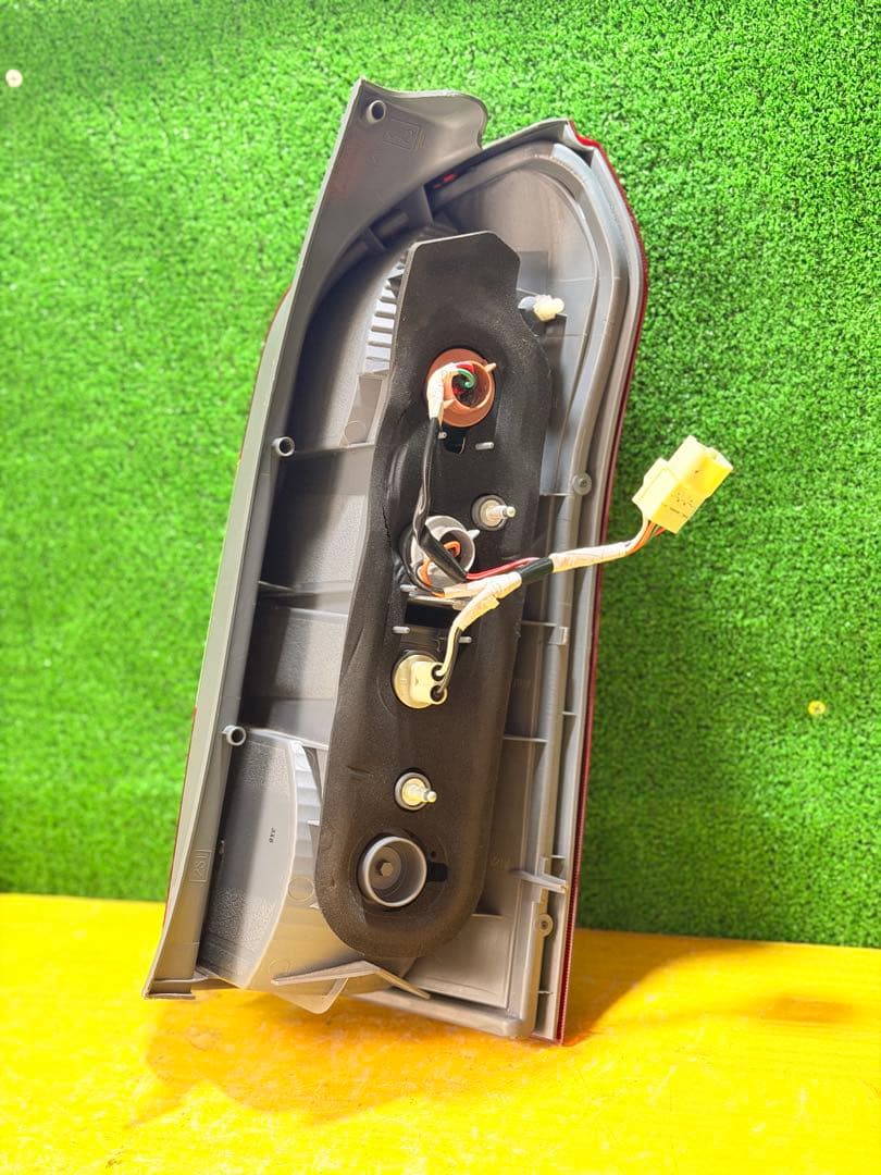 ★中古品★ 左テールランプ トヨタ テールライト ICHIKOH 52-280