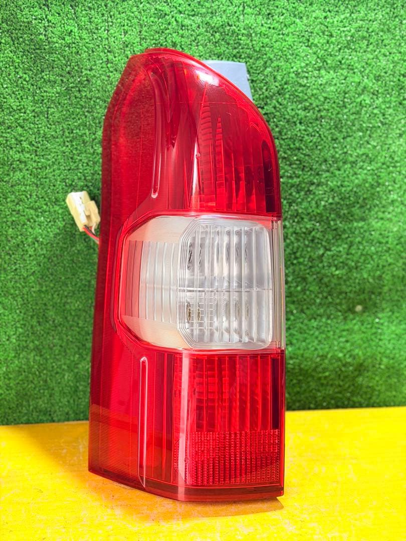 ★中古品★ 左テールランプ トヨタ テールライト ICHIKOH 52-280