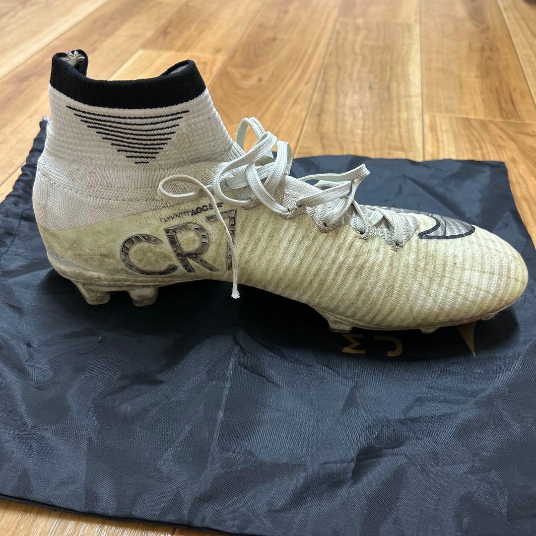 Mizuno CR7 サッカーシューズ