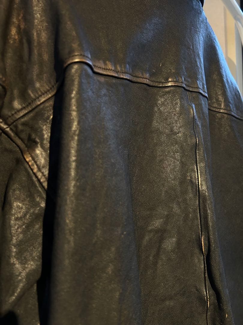 BEAMS ユーズド加工 レザージップブルゾン｜古着ライク×モダンワイドフィット