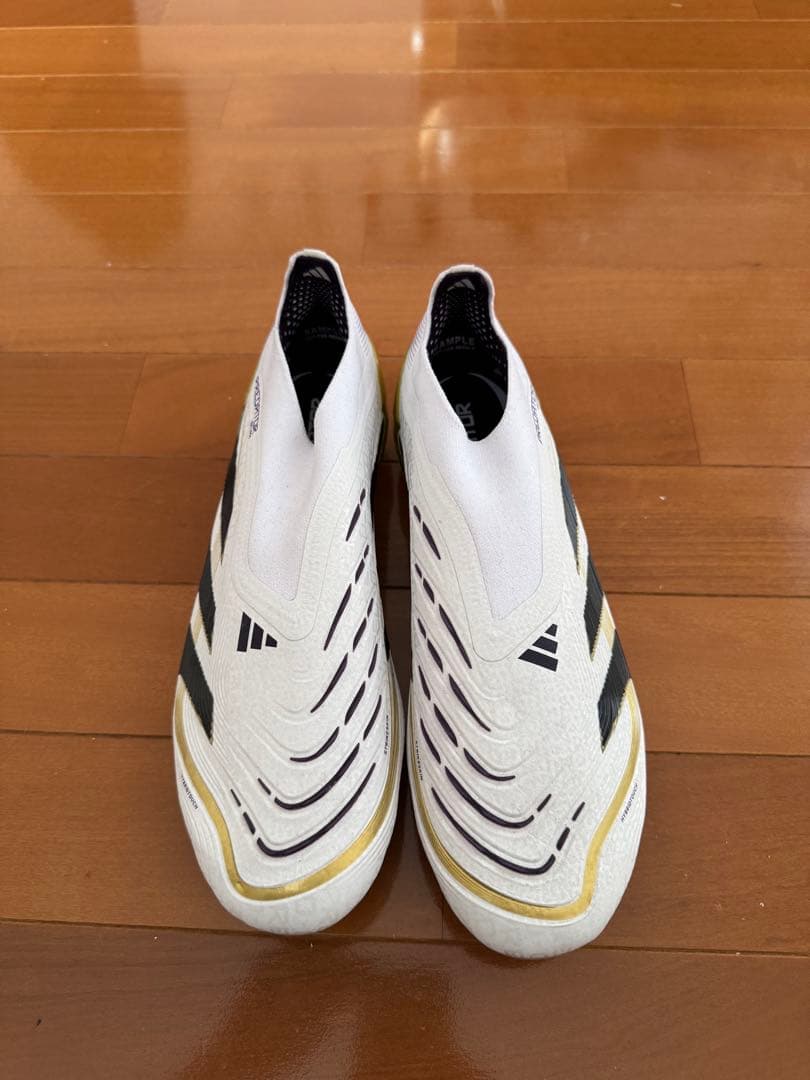 adidas PREDATOR ELITE LACELESS サッカー　スパイク