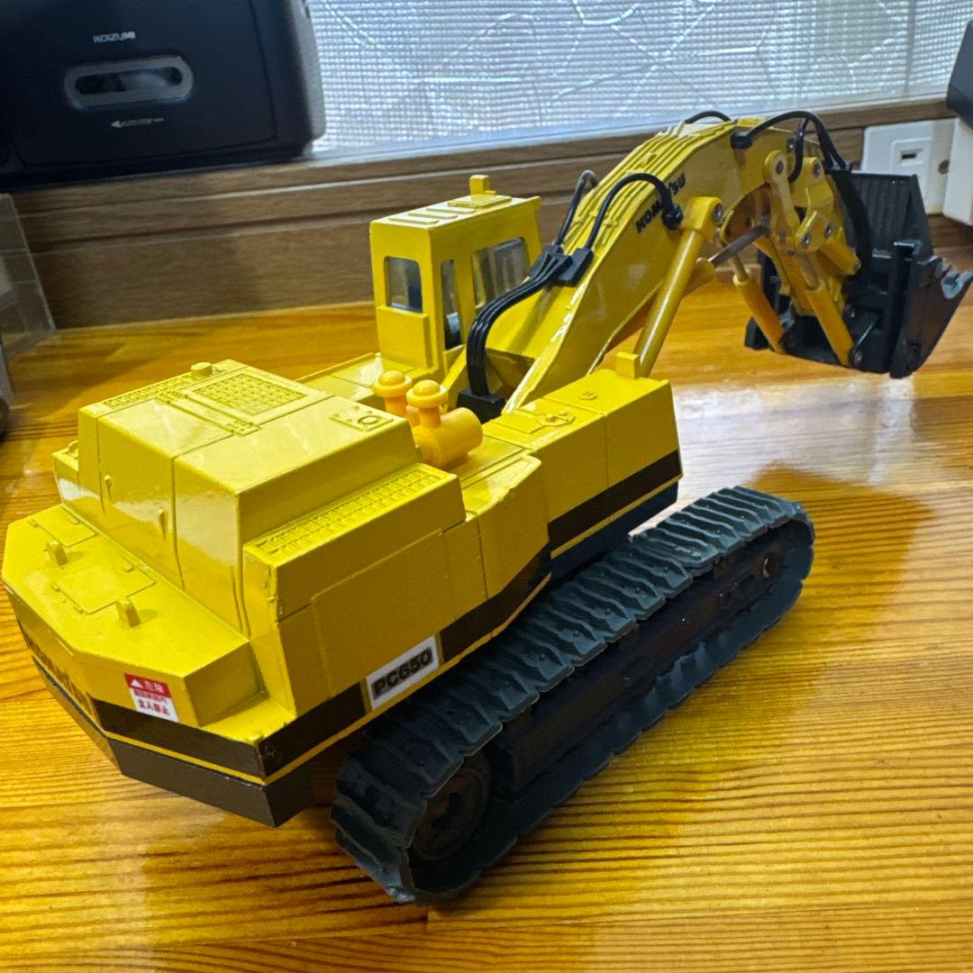 ショベルカー 1/50スケール 可動アーム付き コマツPC650