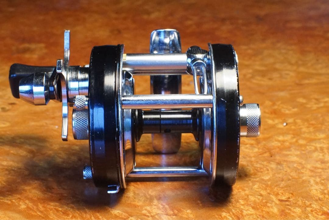 ABU アンバサダー 5001 C メンテ済 フレーム修正済