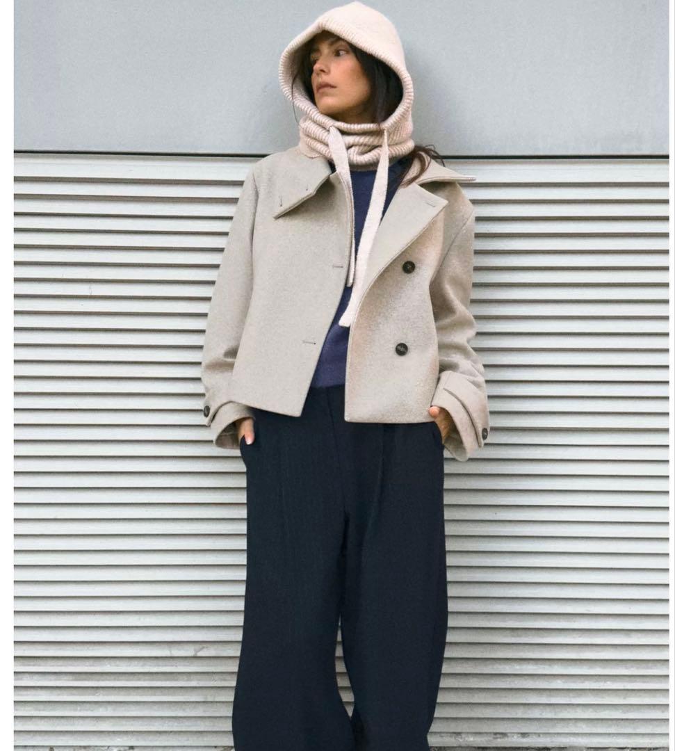 ハイネックショートコート　ベージュ　Sサイズ　ZARA