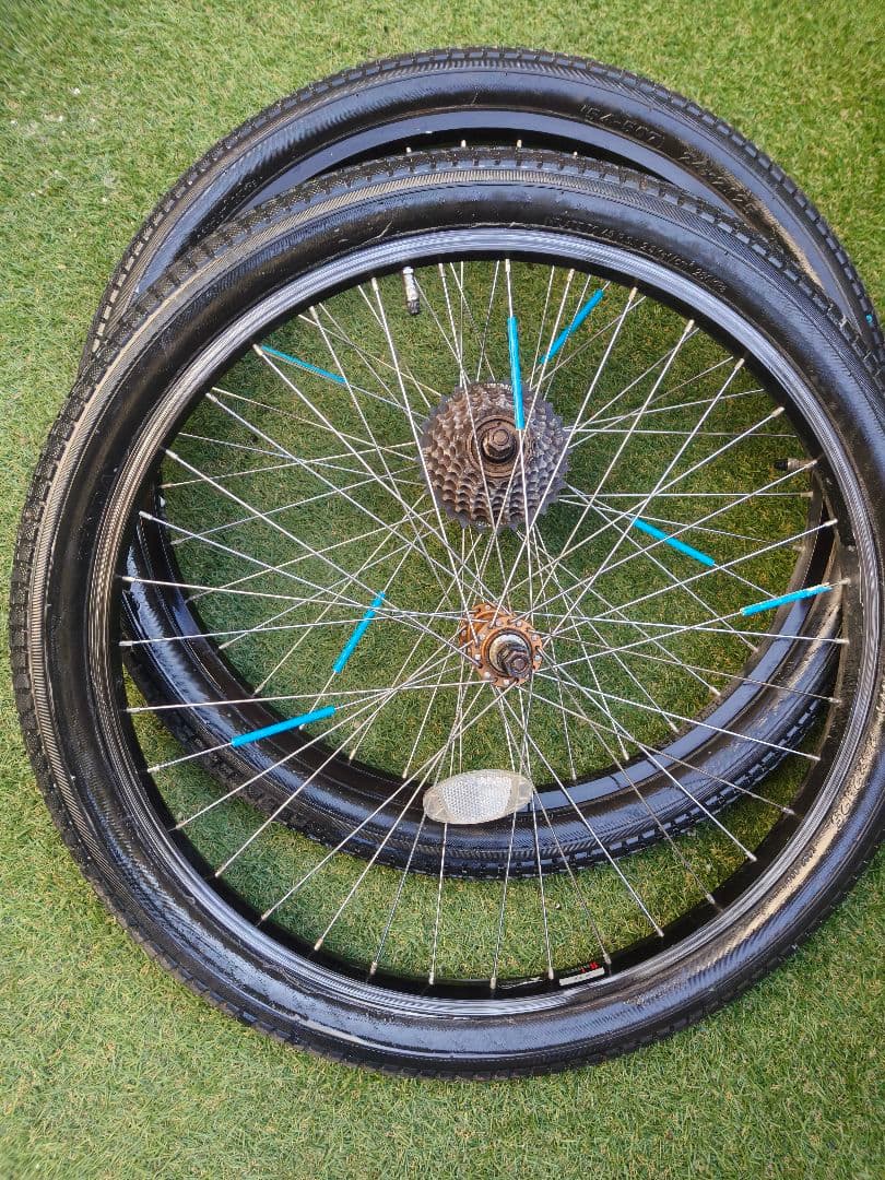 24×2.125 インチのXRIMSホイールセット
