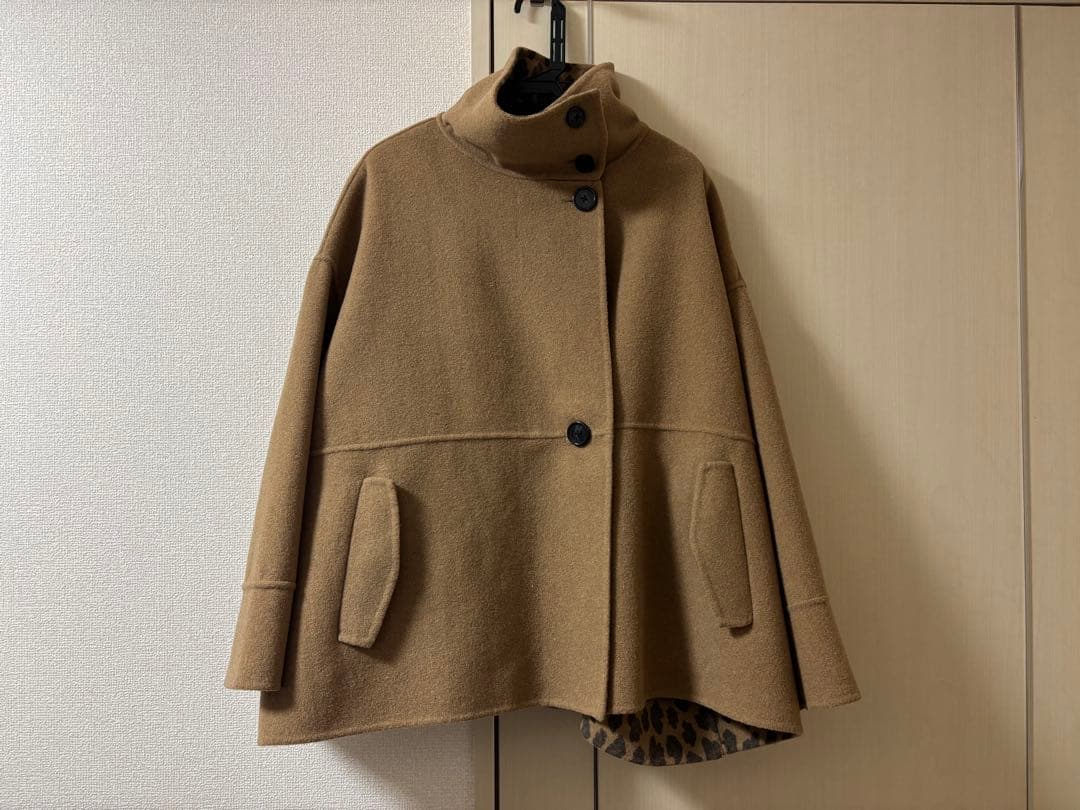 SHIPS any リバー スタンドカラー ポンチョ ショート コート キャメル