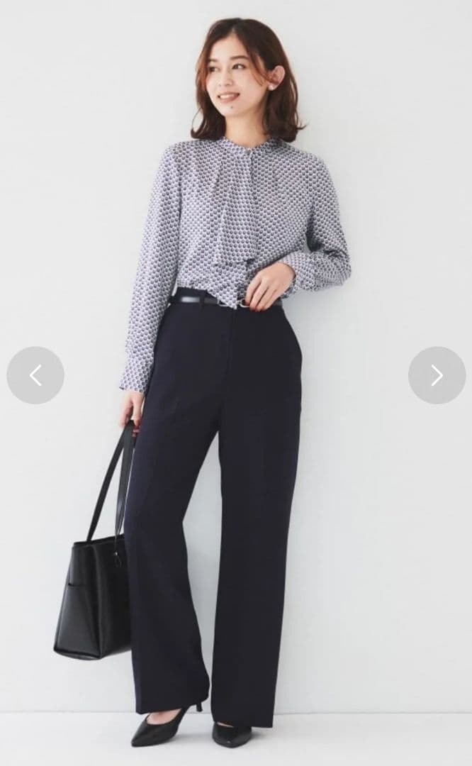 試着のみ✨アンタイトル25SS季完売品✨スクエア柄 ラッフルブラウス