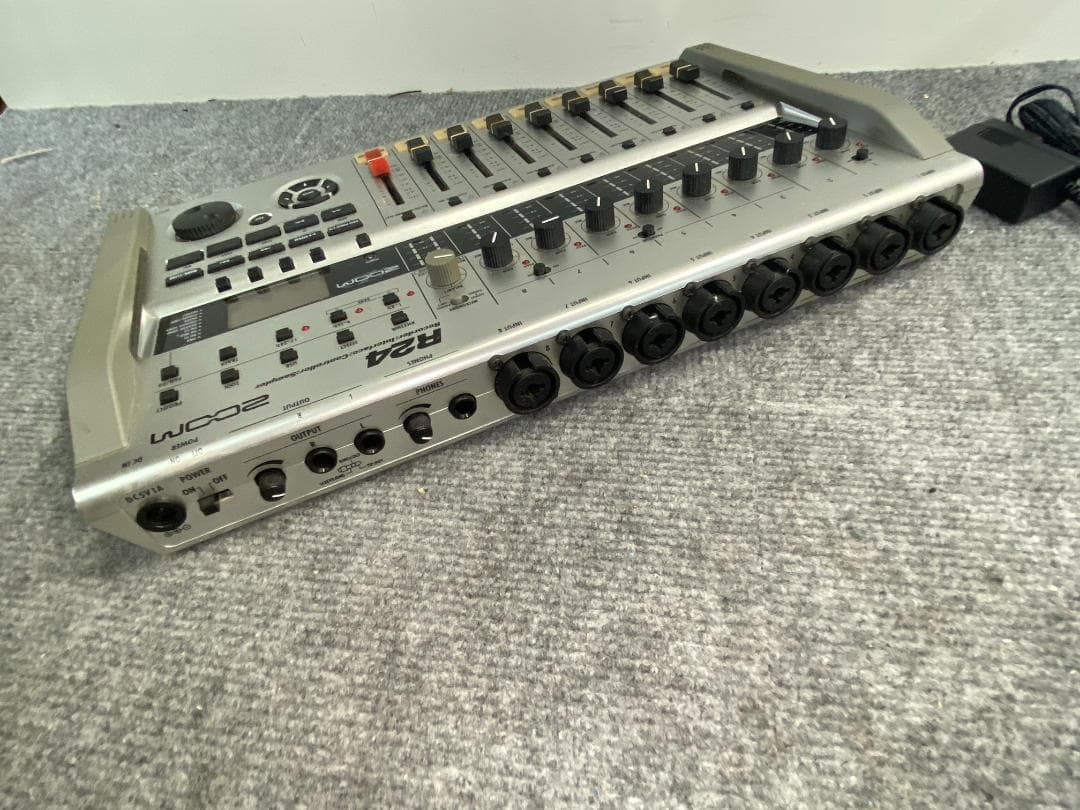 ZOOM R24 MTR マルチトラックレコーダー