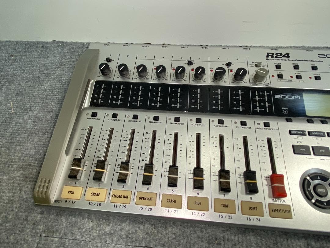 ZOOM R24 MTR マルチトラックレコーダー