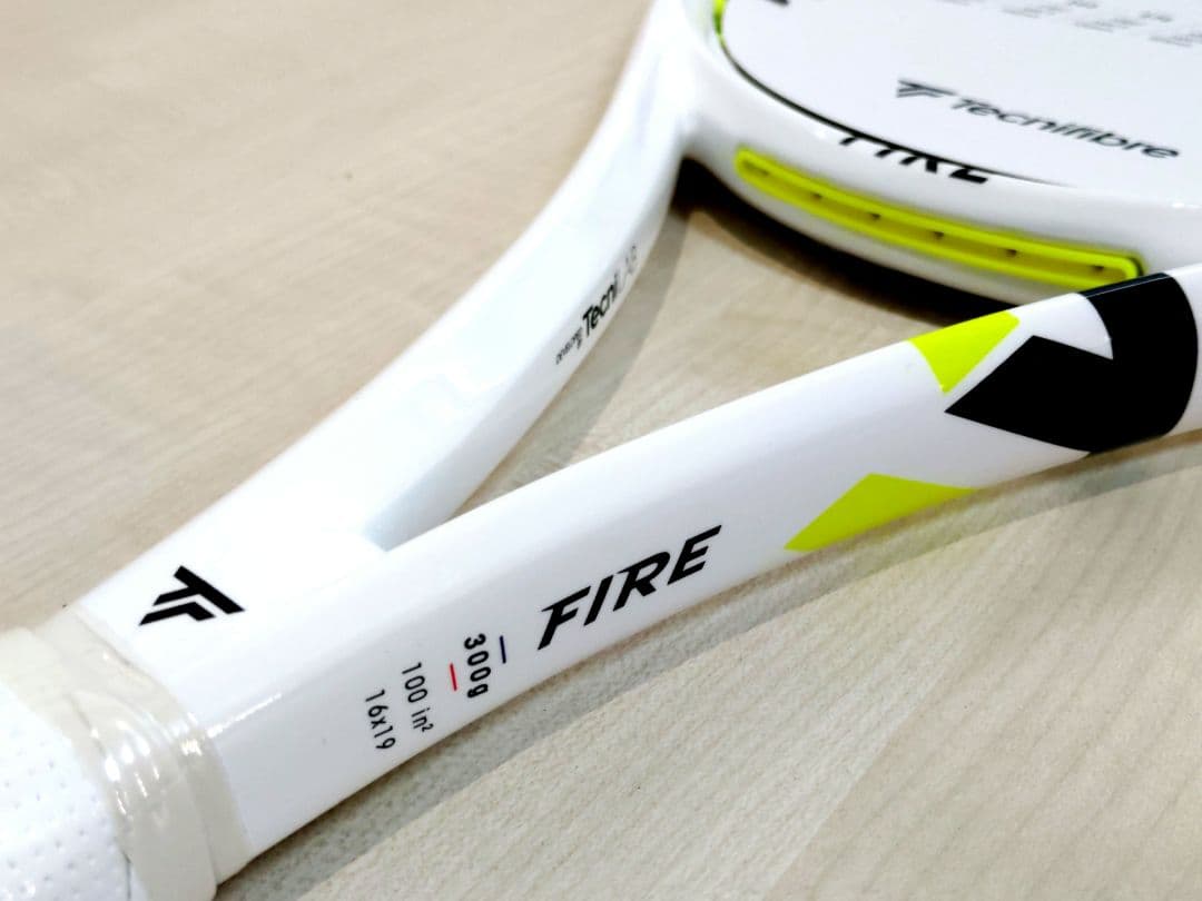 2026 テクニファイバー FIRE 300 グリップ2 国内正規品・新品未使用