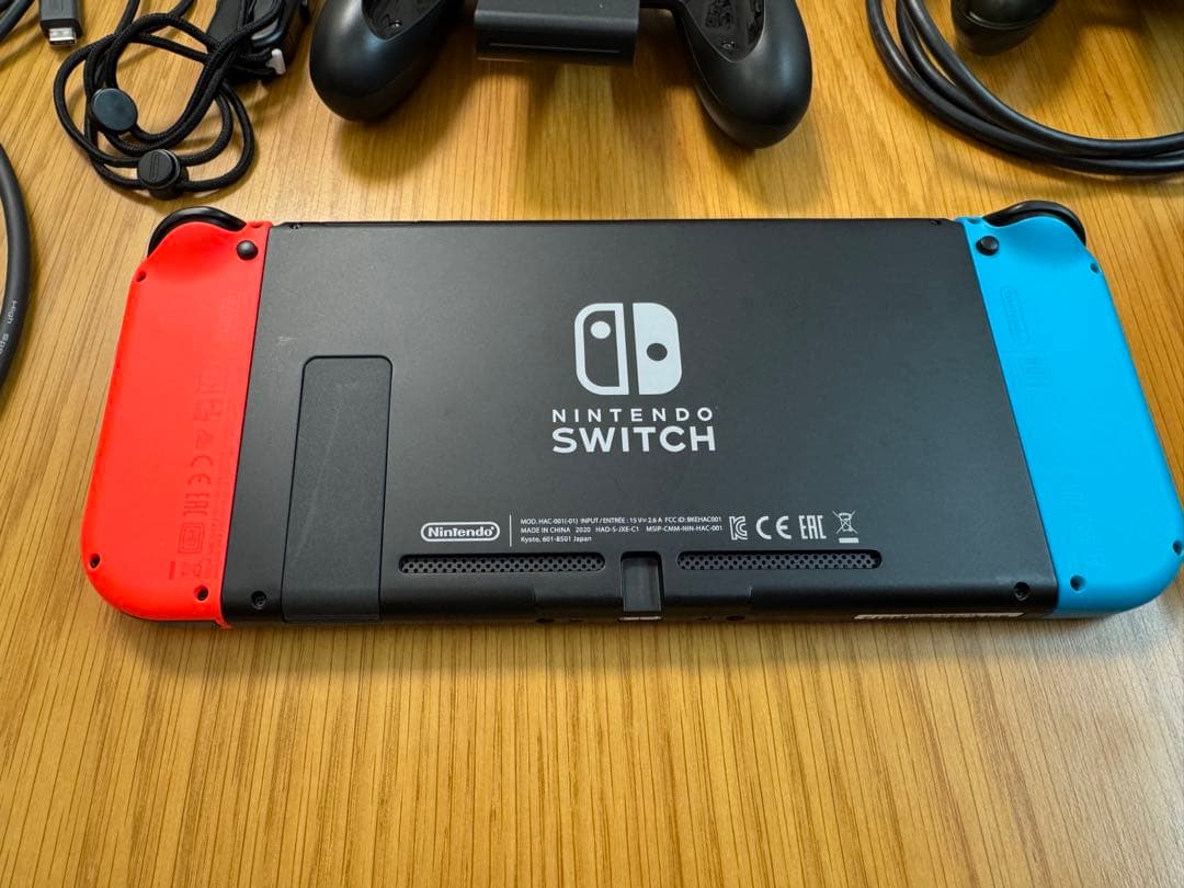 Nintendo Switch 本体 付属品完備、SDカード・充電グリップ付き
