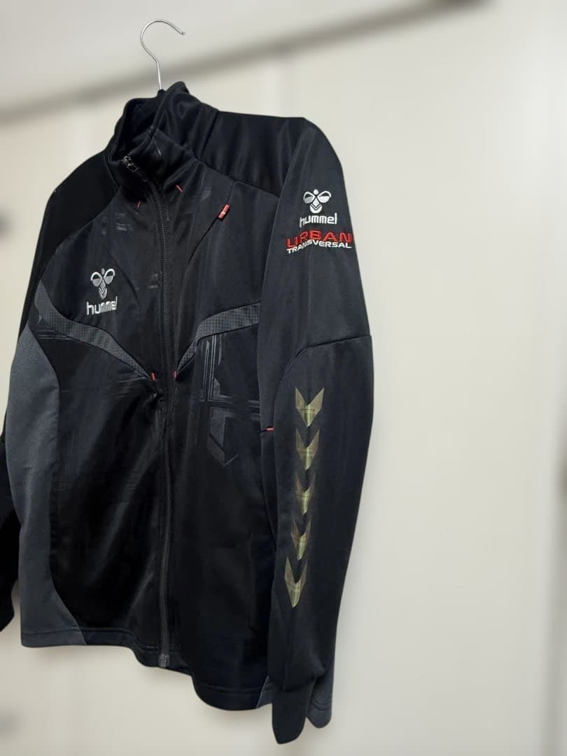 新品未使用　hummel ジャージ上下セット ブラック