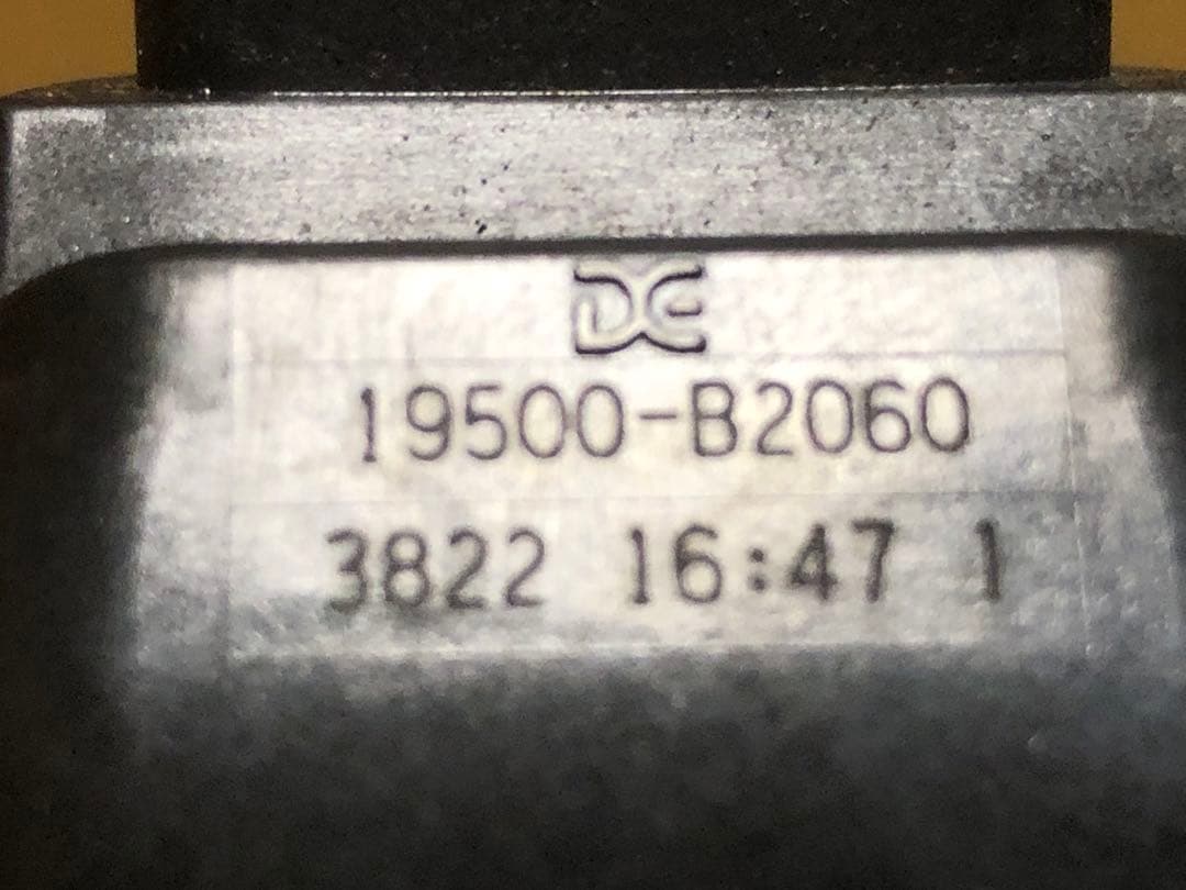 ダイハツ ムーブLA850S純正イグニッションコイル19500-B2060