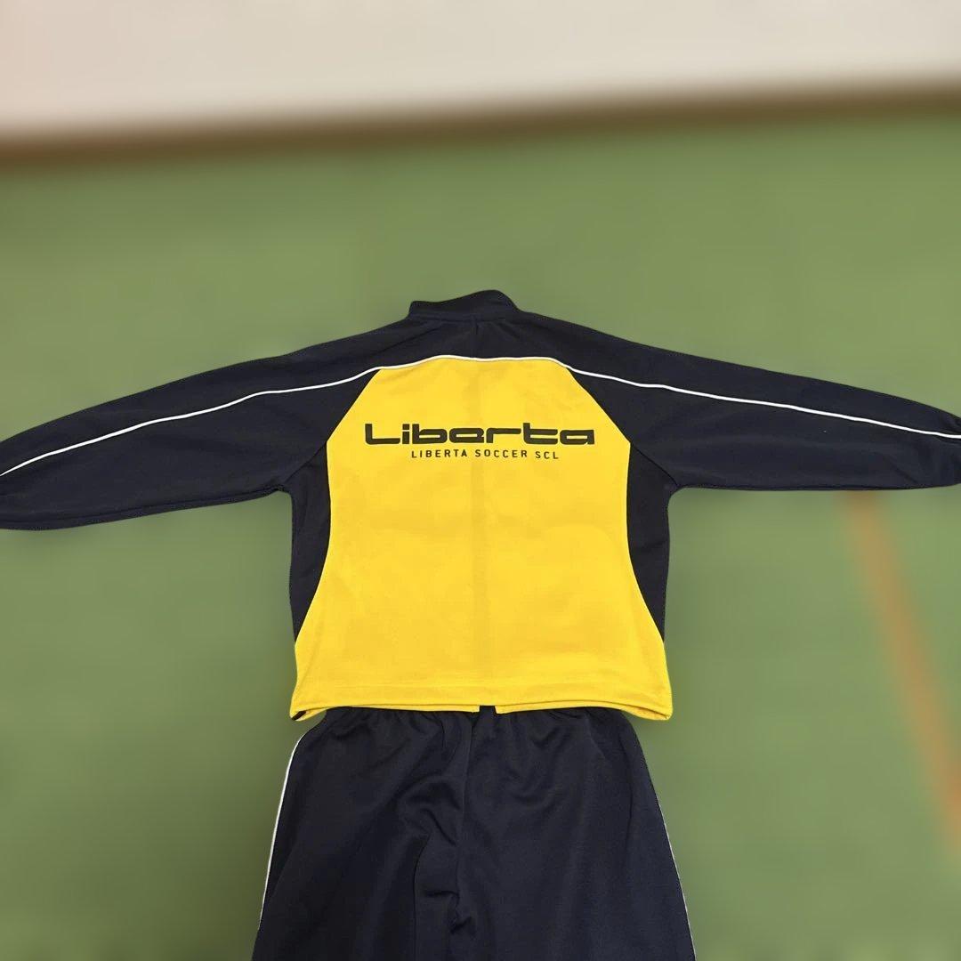⭐️超美品⭐️リベルタ　サッカースクール　ジャージ上下 115cm
