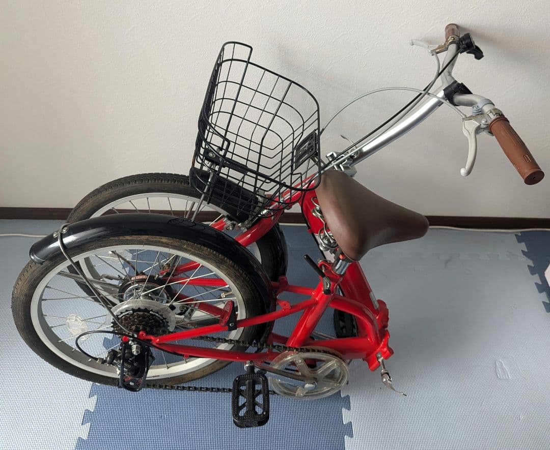 引き取り希望！ カゴ付き　赤色とデザインが可愛い　折りたたみ自転車　２０インチ