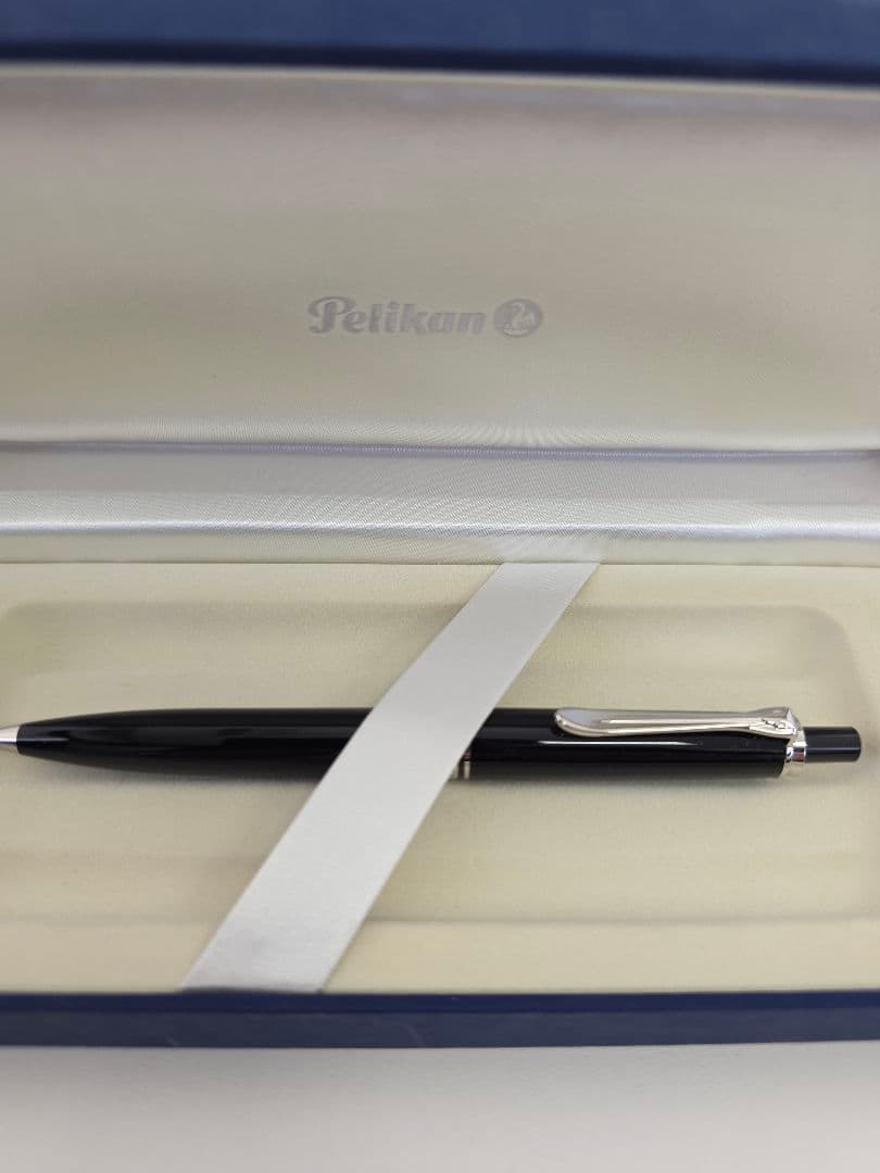 新品 Pelikan ボールペン 本体 黒