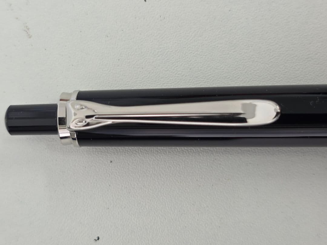 新品 Pelikan ボールペン 本体 黒