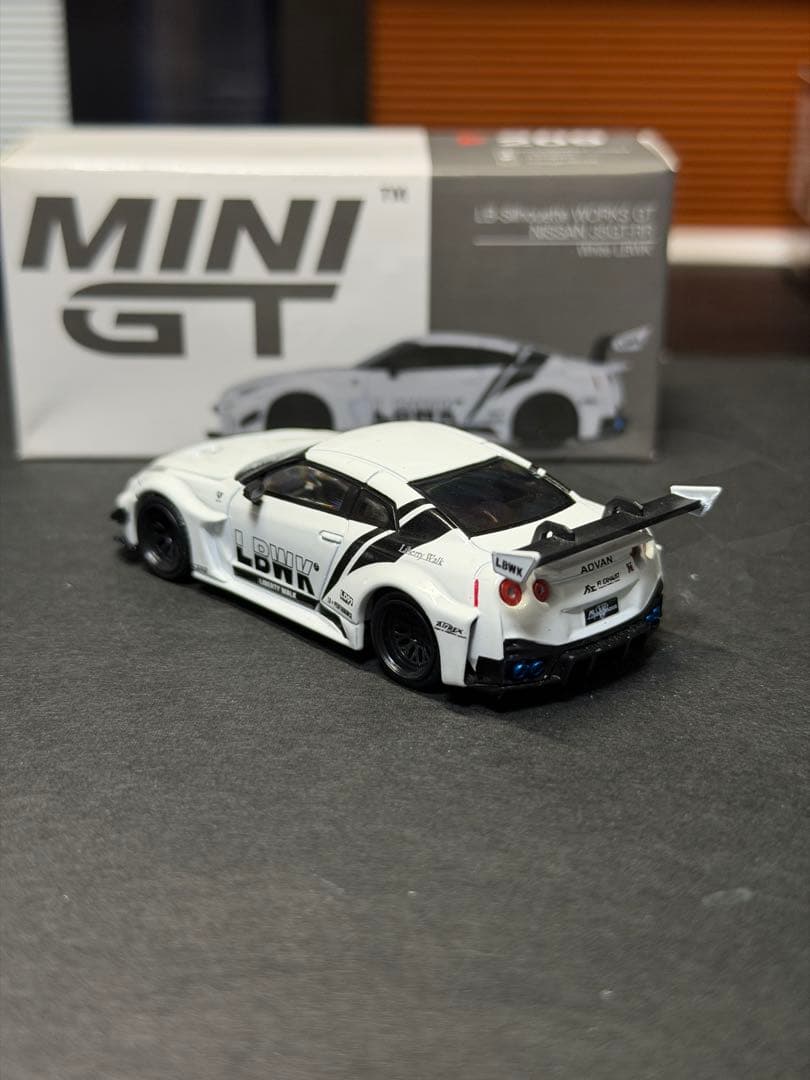 MINI GT LB★WORKS NISSAN 35GT R