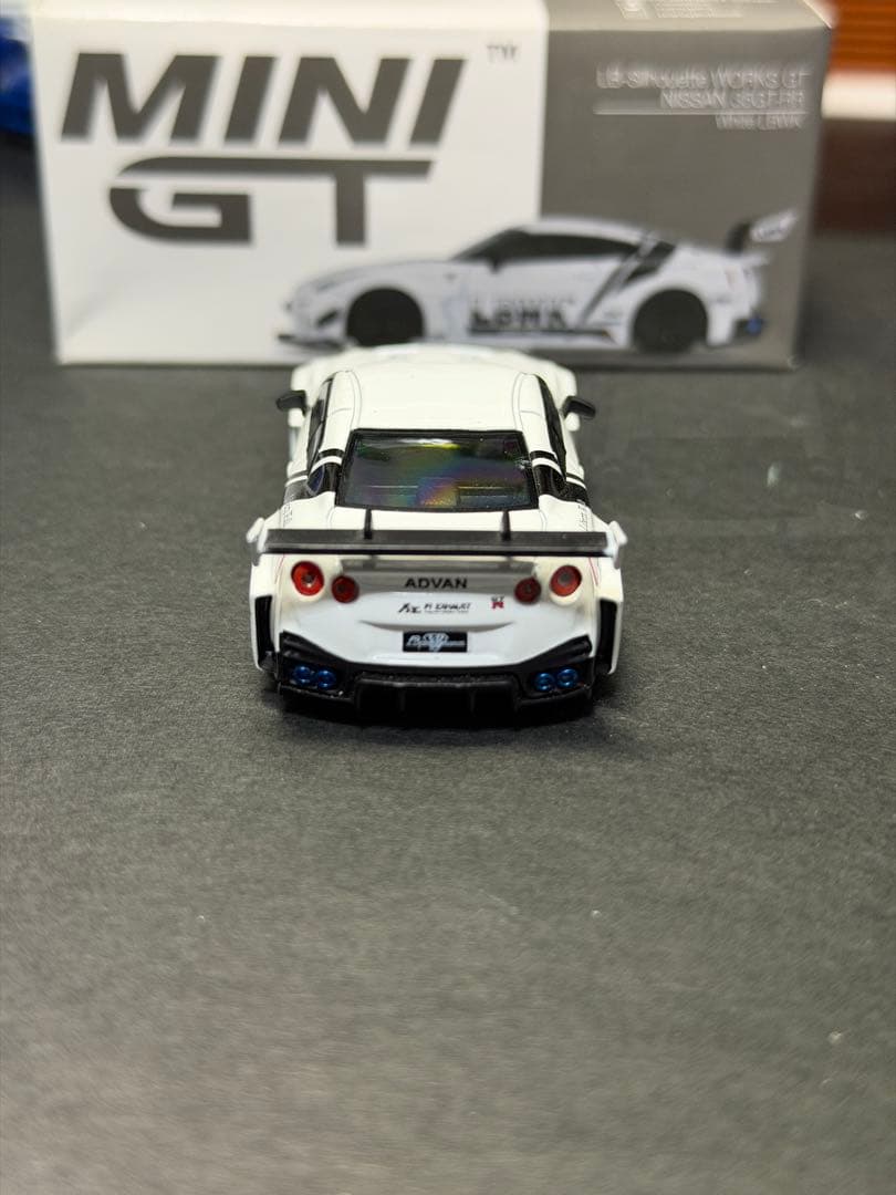 MINI GT LB★WORKS NISSAN 35GT R